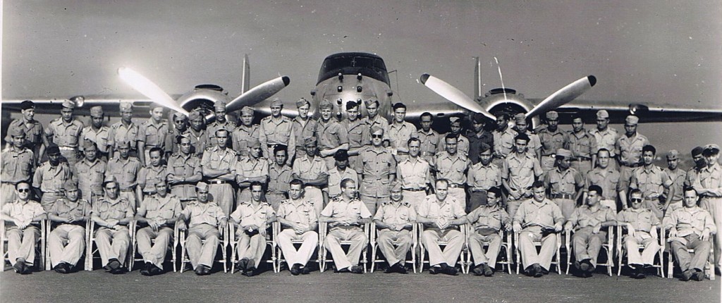 Groeps foto van het 18e Squadron op Andir.